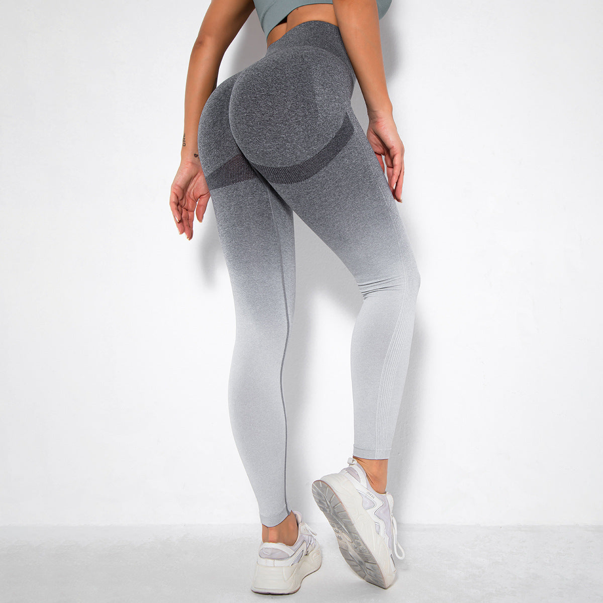 In stock! New seamless gradient yoga running fitness pants skinny hip raise sports pants quick-drying yoga pants